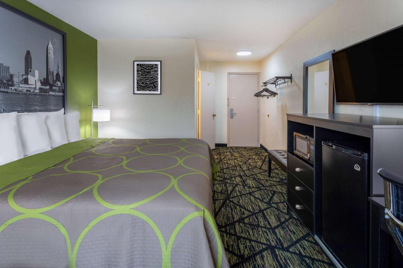 Hotel Super 8 By Wyndham Wooster Zewnętrze zdjęcie